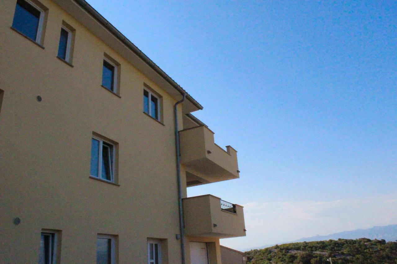 Apartmani Marin Vrbnik Eksteriør bilde
